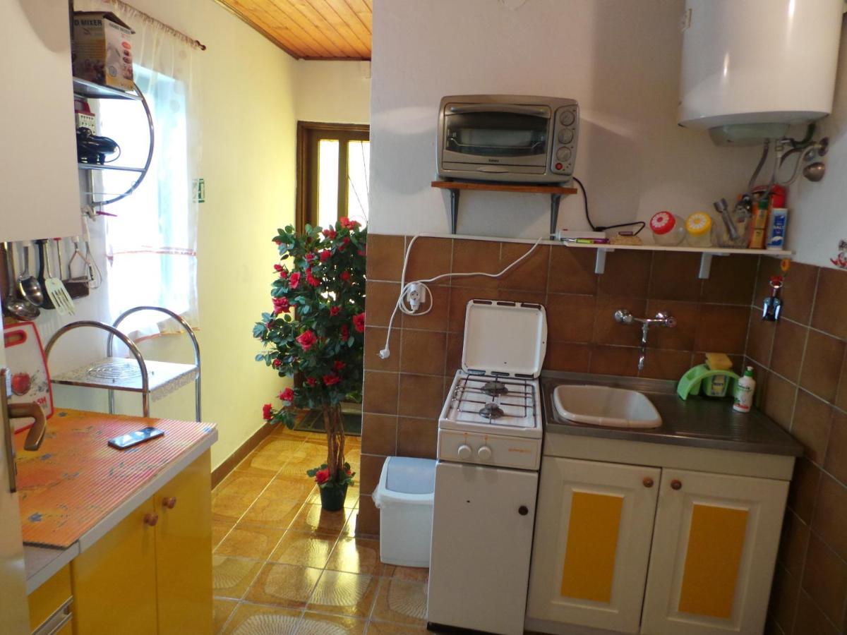2 L Apartment Jablanac Luaran gambar