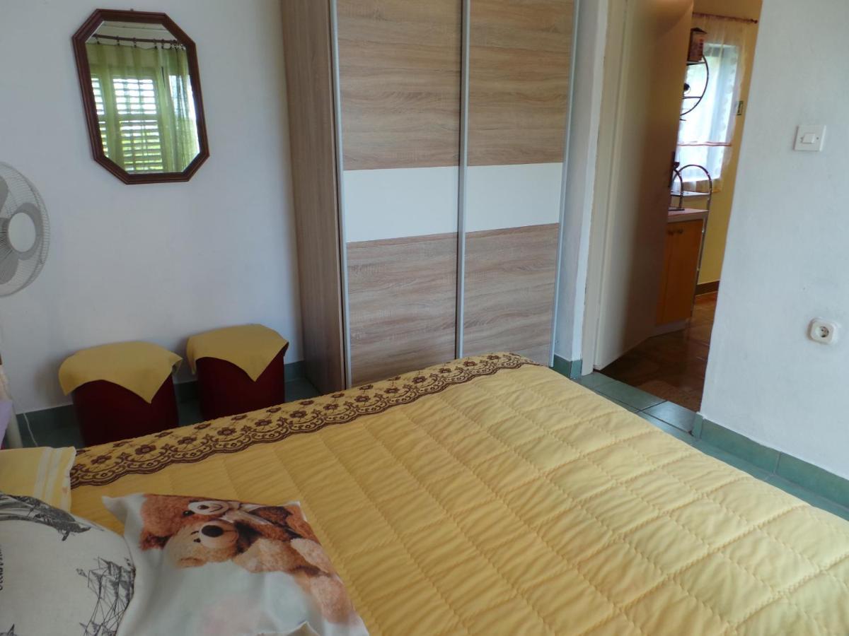 2 L Apartment Jablanac Luaran gambar