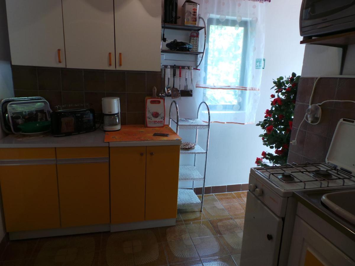 2 L Apartment Jablanac Luaran gambar