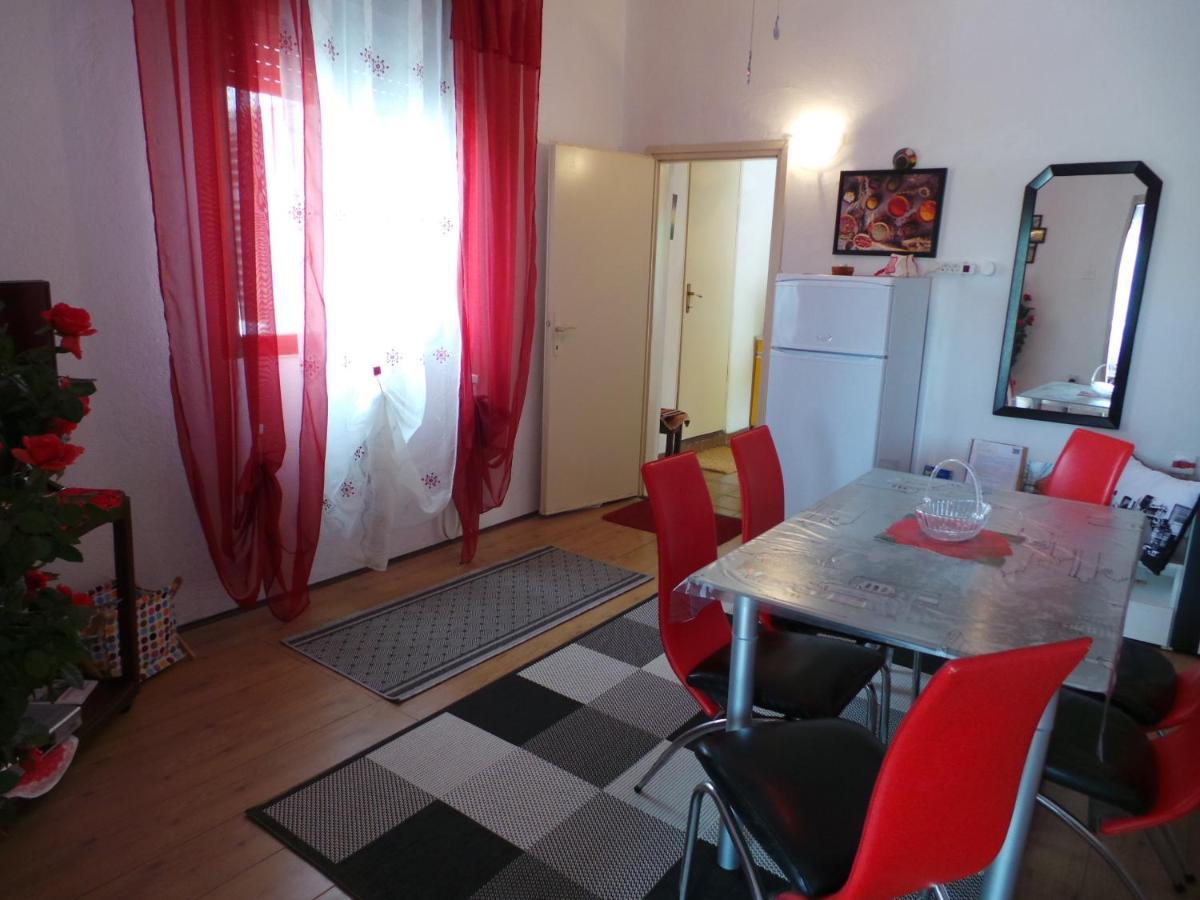 2 L Apartment Jablanac Luaran gambar
