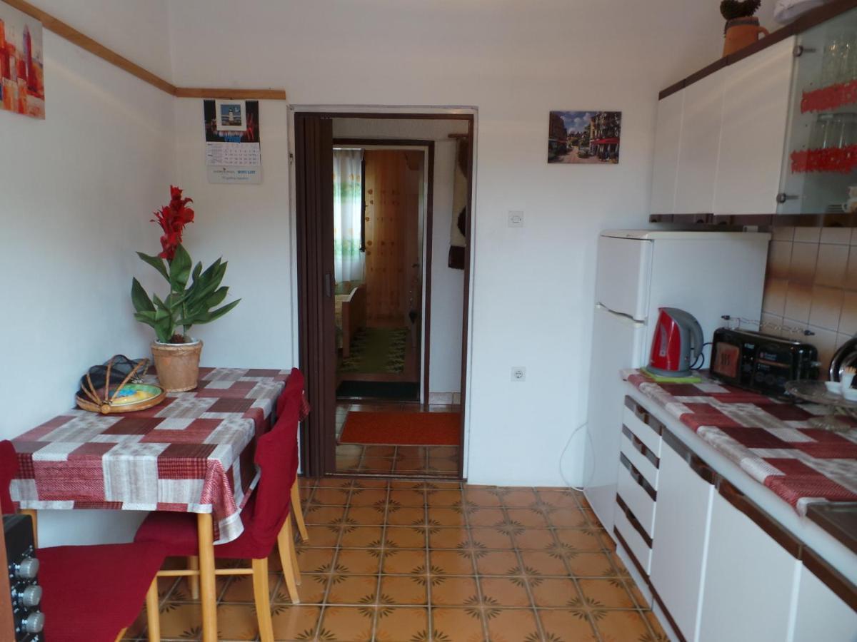 2 L Apartment Jablanac Luaran gambar
